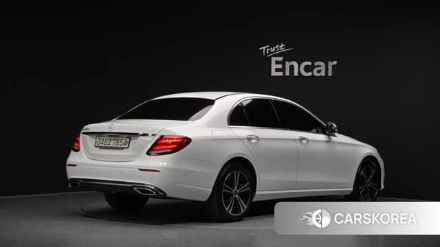 Mercedes-Benz E-Class W213 2020 Белый из Кореи
