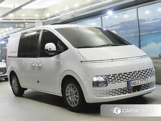 Hyundai Staria 2025 Белый из Кореи
