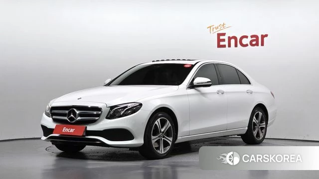 Mercedes-Benz E-Class W213 2018 Белый из Кореи
