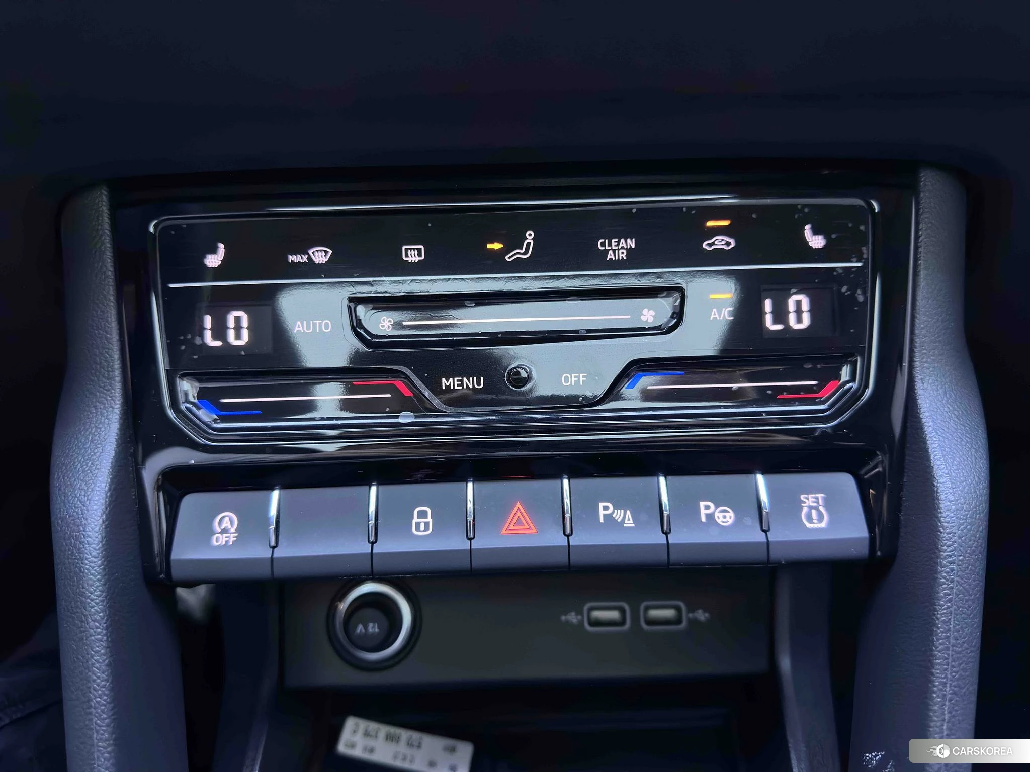 Skoda Karoq 2023 Белый из Китая