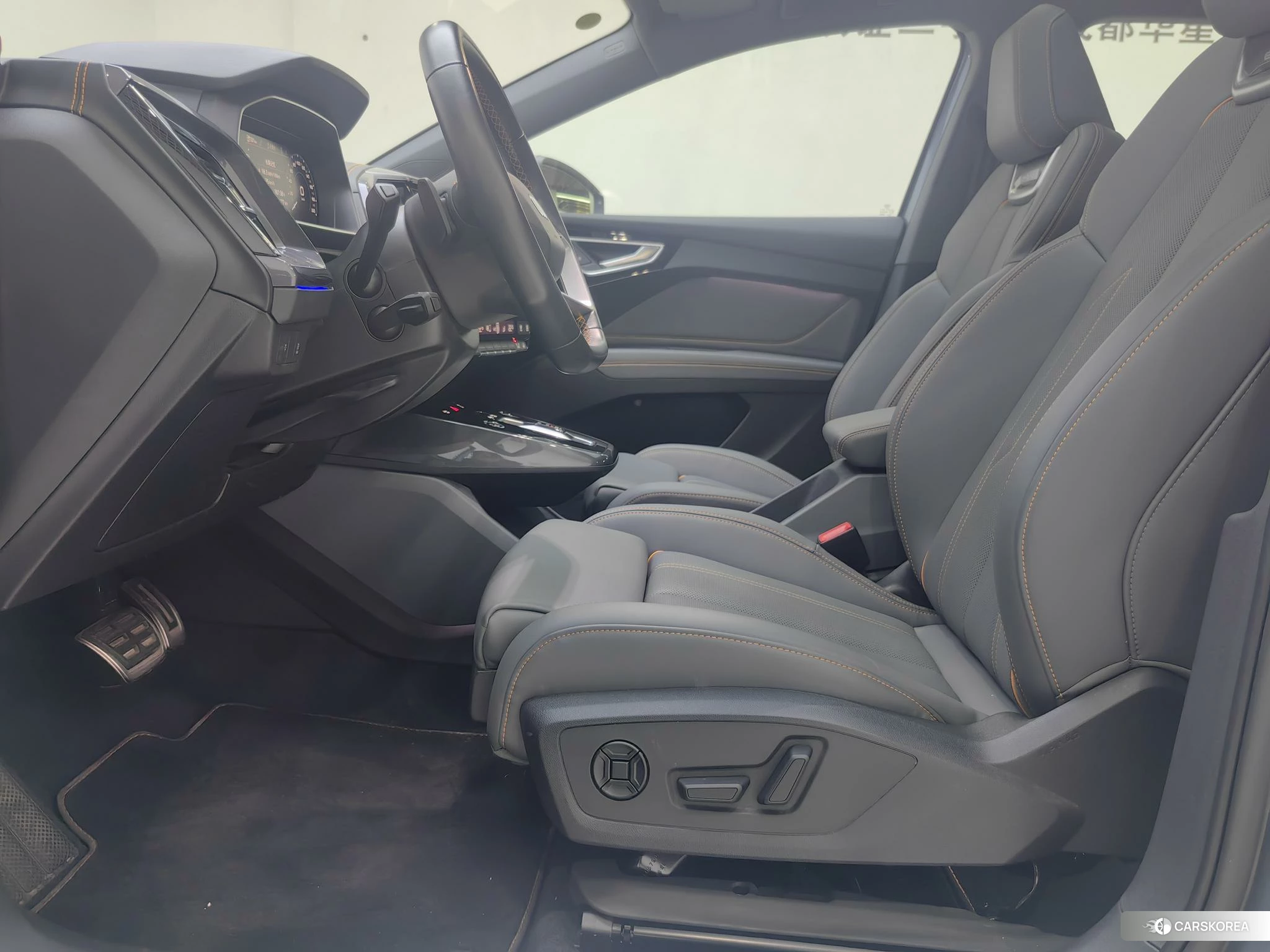 Audi Q4 2023 Синий из Китая