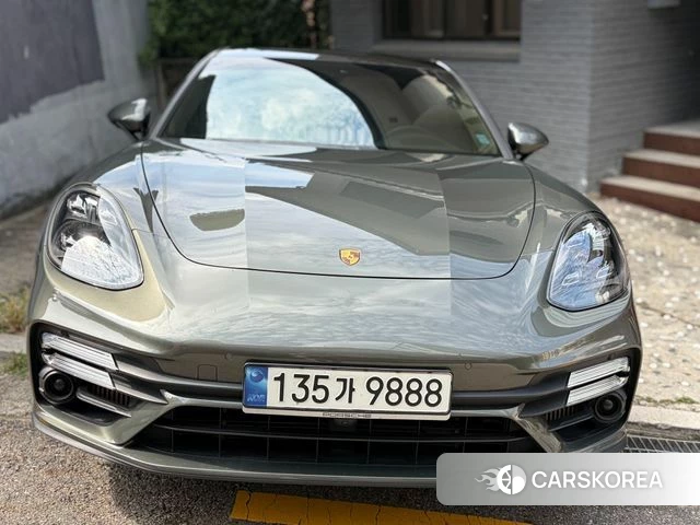 Porsche Panamera (971) 2022 Зеленый из Кореи
