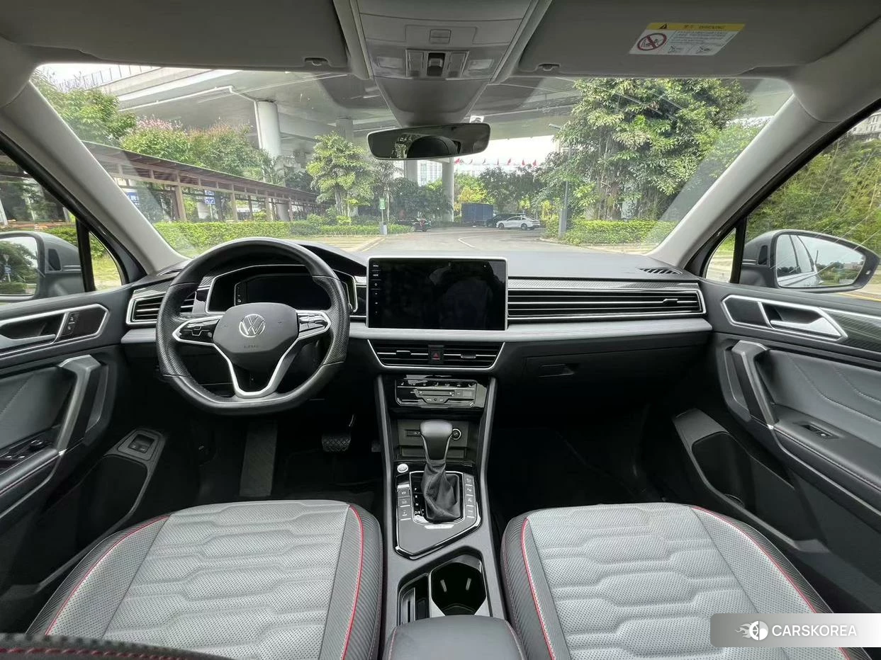 Volkswagen Tiguan L 2021 Серебристо-серый из Китая