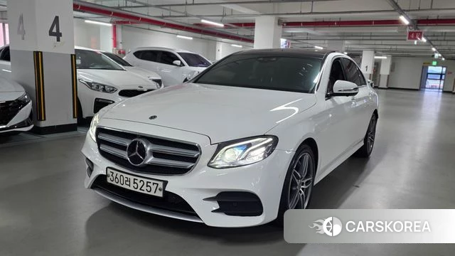Mercedes-Benz E-Class W213 2019 Белый из Кореи