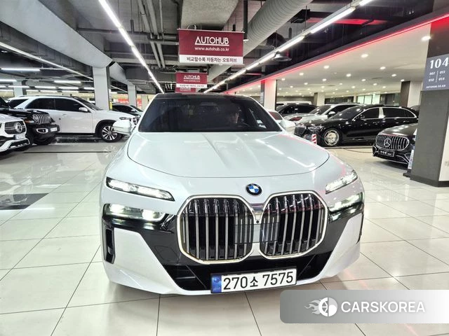 BMW 7 Series (G70) 2024 Белый из Кореи