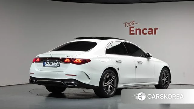 Mercedes-Benz E-Class W214 2025 Белый из Кореи
