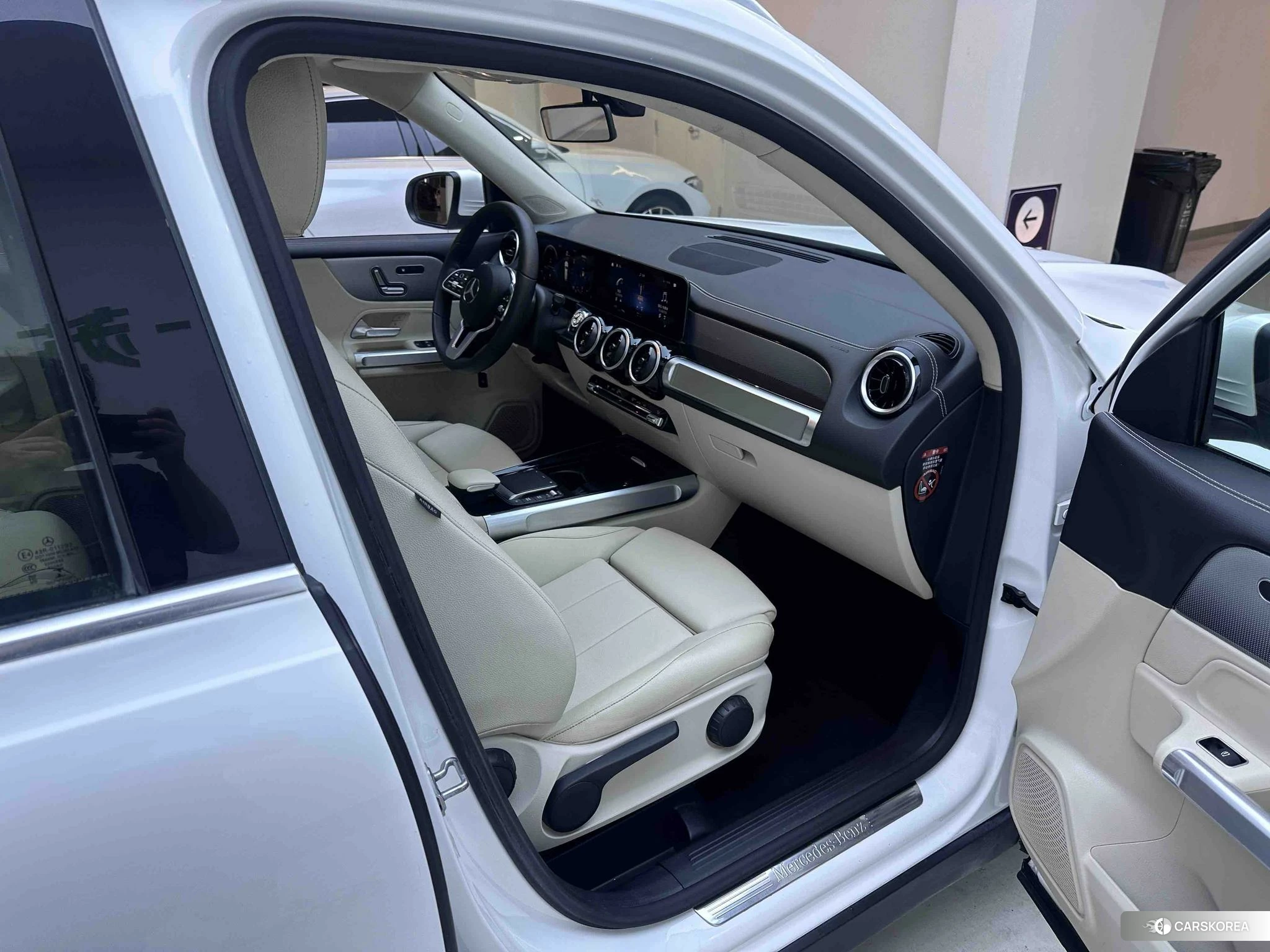 Mercedes-Benz GLB 2021 Белый из Китая