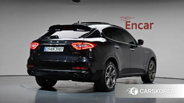 Maserati Levante 2019 Черный из Кореи