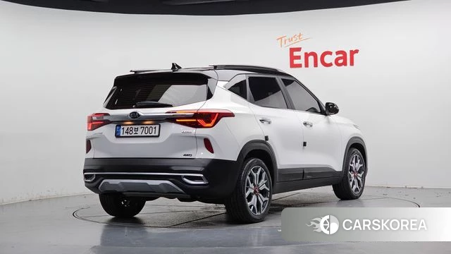 Kia Seltos 2021 Белый из Кореи