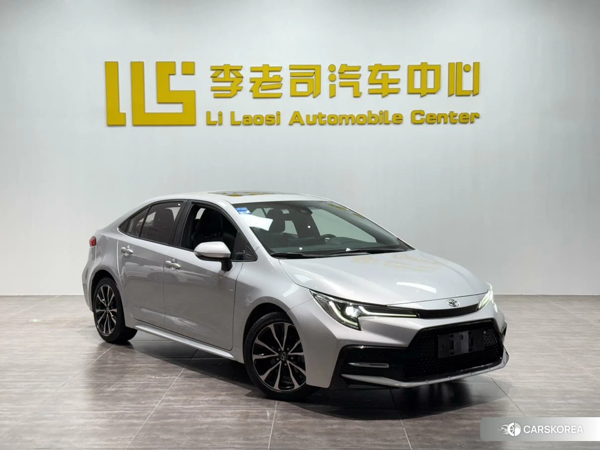 Toyota Levin 2020 Серебристо-серый из Китая