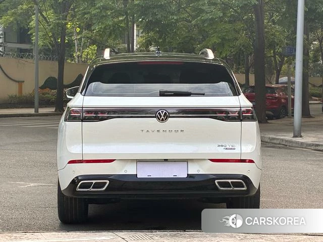 Volkswagen Tavendor 2023 Белый из Китая