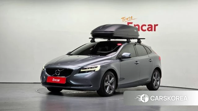 Volvo V40 2018 Светло-серебряный цвет из Кореи