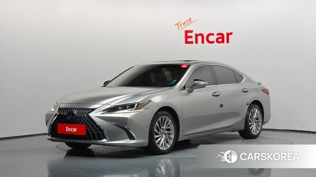Lexus ES300h 7th generation 2023 Песочный из Кореи