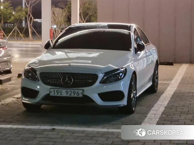 Mercedes-Benz C-Class W205 2018 Белый из Кореи