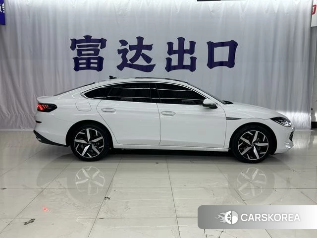 Volkswagen Lamando 2022 Белый из Китая