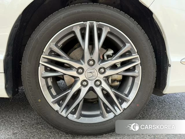 Honda Elysion 2021 Белый из Китая