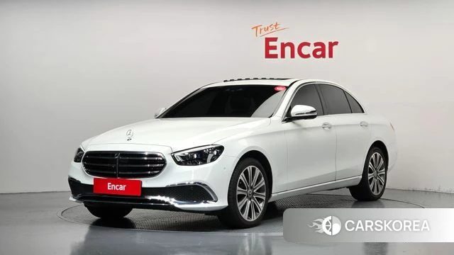 Mercedes-Benz E-Class W213 2023 Белый из Кореи