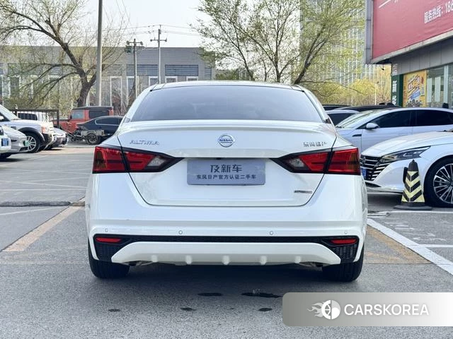 Nissan Altima 2022 Белый из Китая