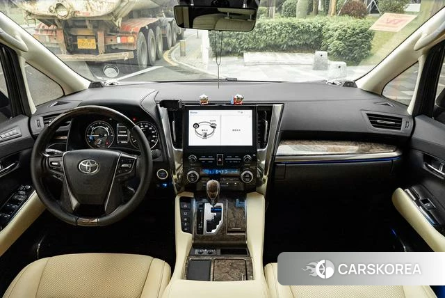 Toyota Vellfire 2021 Белый из Китая