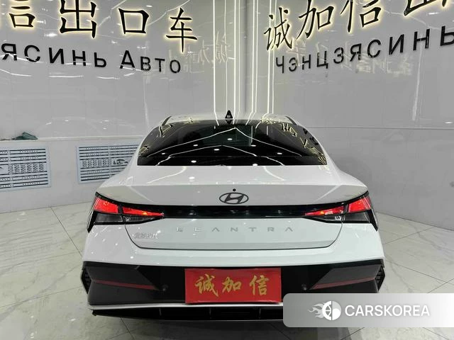 Hyundai Elantra 2024 Белый из Китая
