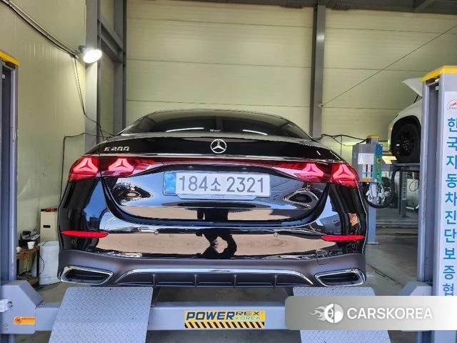Mercedes-Benz E-Class W214 2026 Черный из Кореи