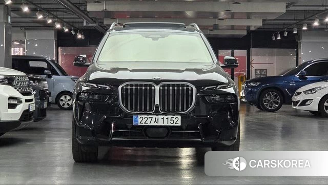 BMW X7 (G07) 2025 Черный из Кореи