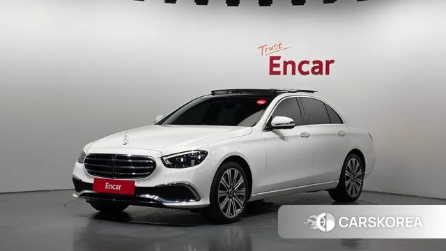 Mercedes-Benz E-Class W213 2021 Белый из Кореи