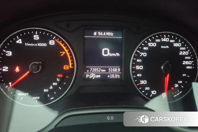 Audi Q2L 2021 Темно-серый из Китая