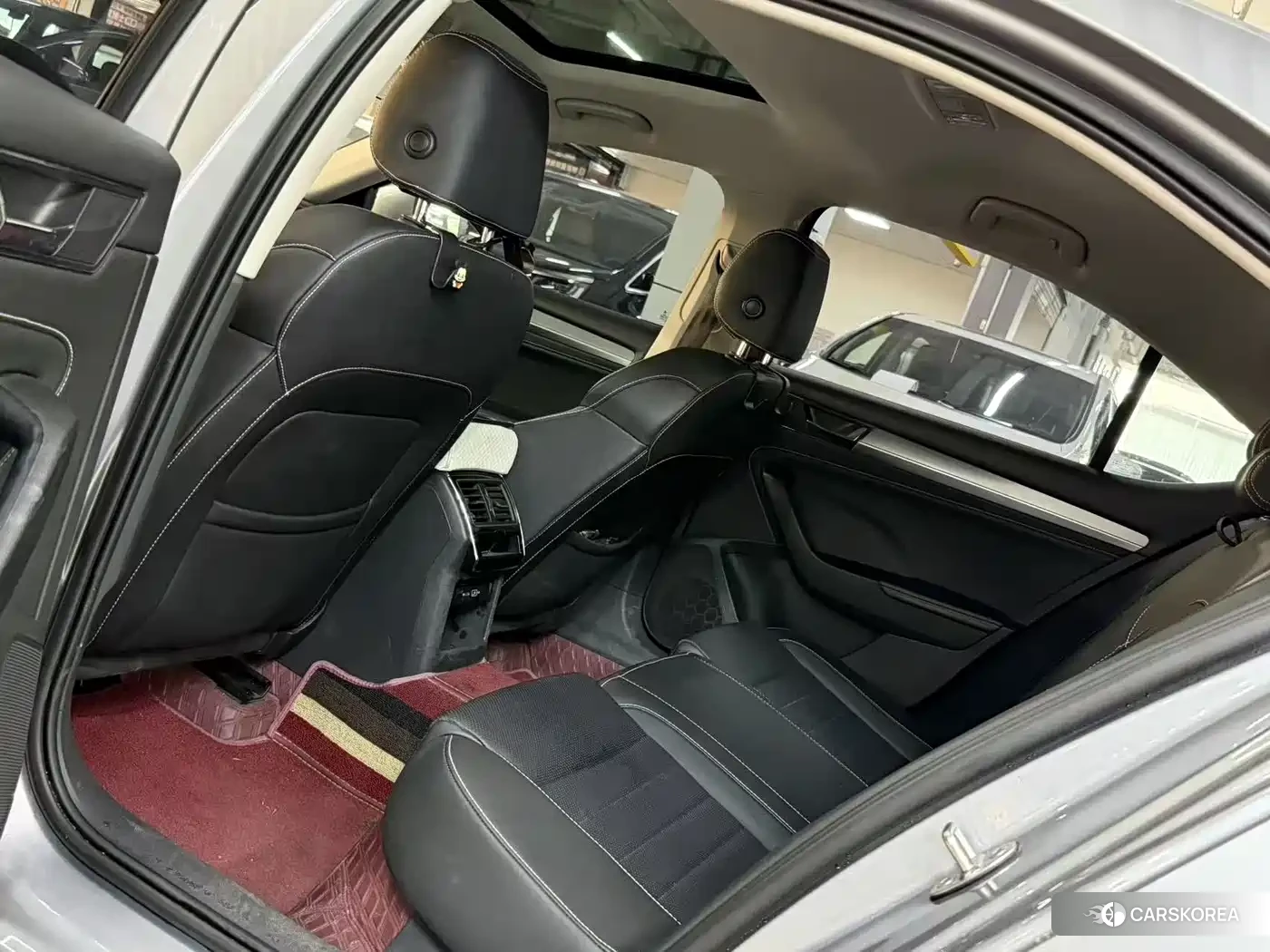 Skoda Superb 2023 Silver/gray из Китая