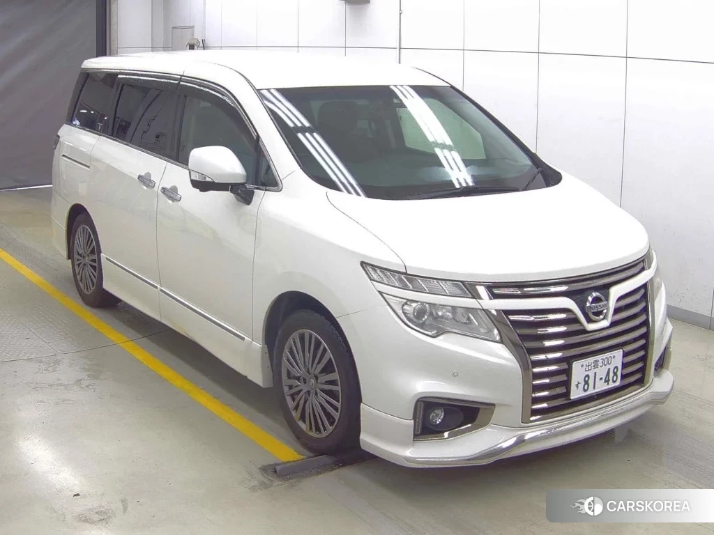 Nissan Elgrand 2018 из Японии