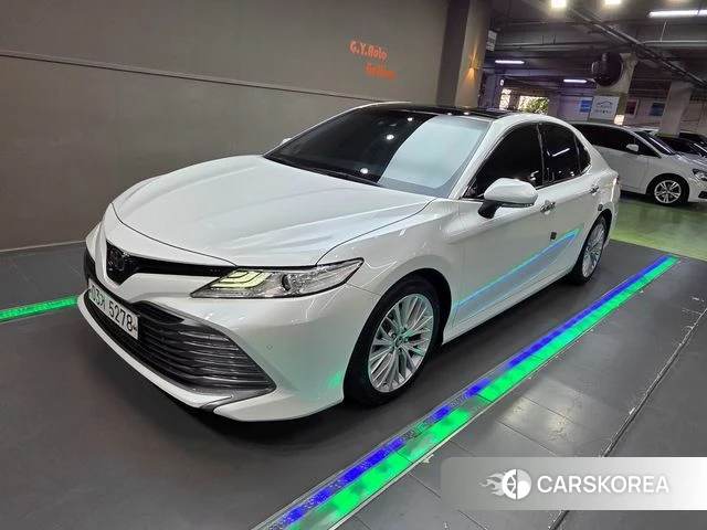 Toyota Camry (XV70) 2019 Белый из Кореи