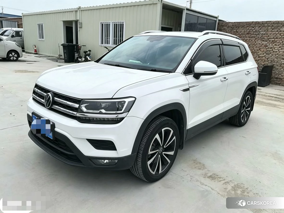 Volkswagen Tharu 2020 Белый из Китая