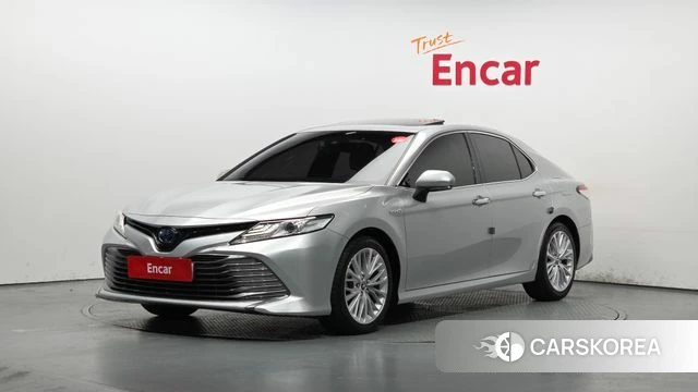 Toyota Camry (XV70) 2018 Серебряный из Кореи