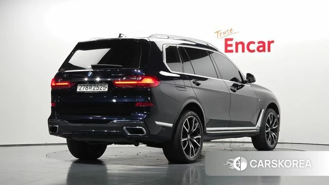 BMW X7 (G07) 2021 Черный из Кореи