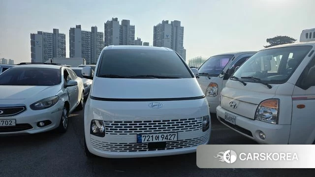 Hyundai Staria 2023 Белый из Кореи