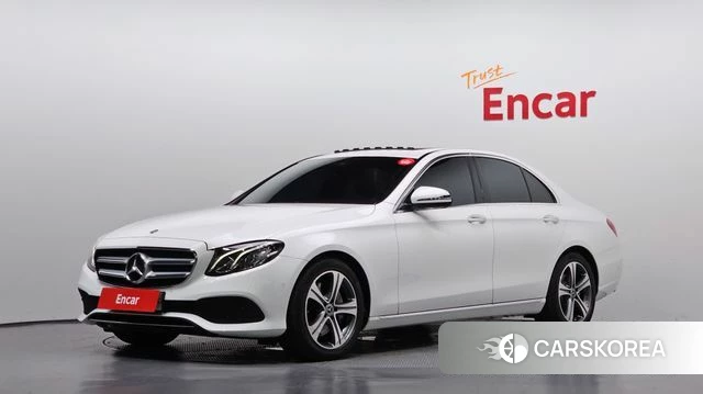 Mercedes-Benz E-Class W213 2018 Белый из Кореи