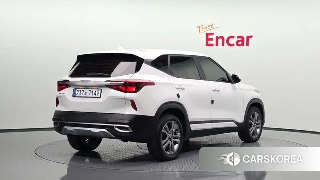 Kia Seltos 2021 Белый из Кореи