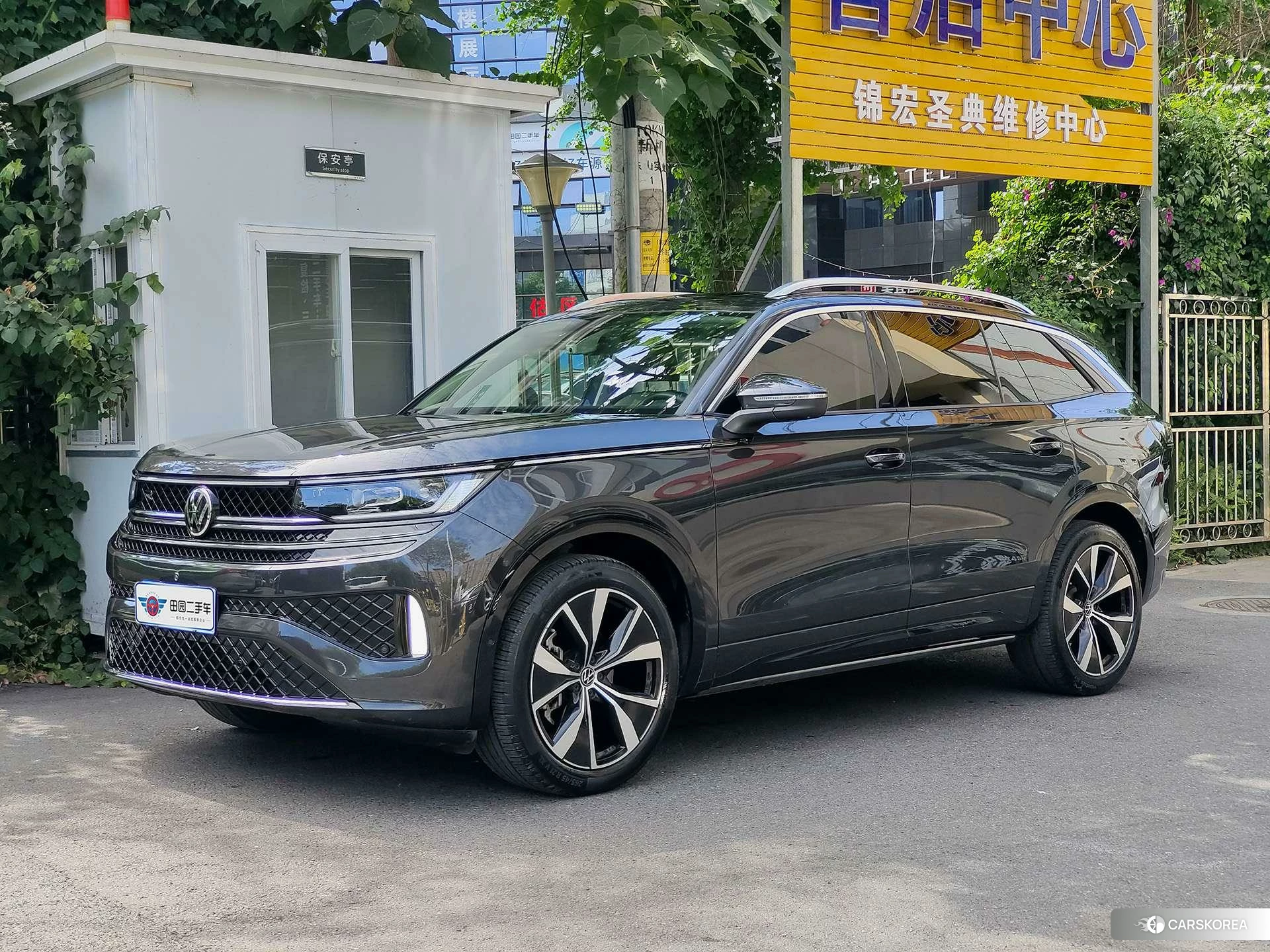 Volkswagen Tavendor 2022 Темно-серый из Китая