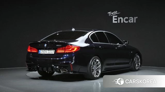 BMW 5 Series (G30) 2019 Черный из Кореи