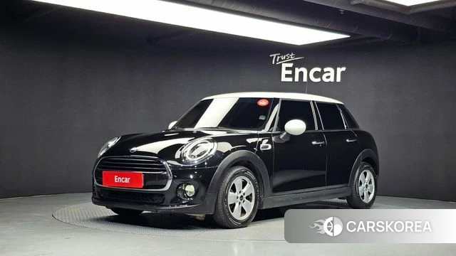 Mini Cooper 2018 Черный из Кореи