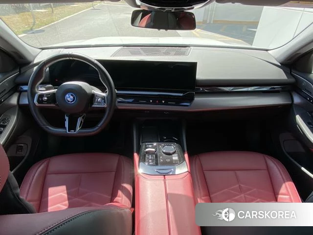 BMW i5 2025 Белый из Китая