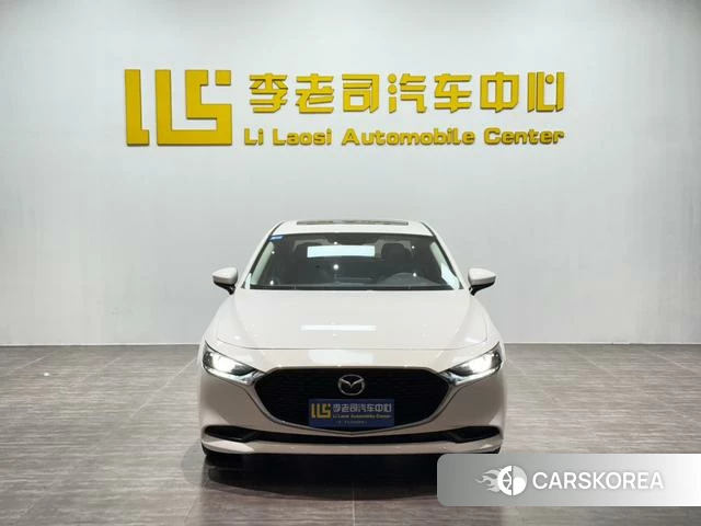 Mazda 3 2021 Белый из Китая