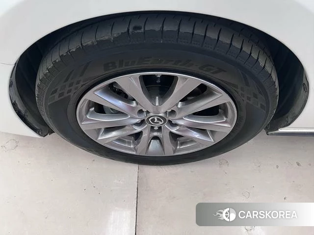 Mazda 3 2021 Белый из Китая