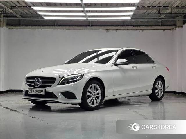 Mercedes-Benz C-Class W205 2019 Белый из Кореи