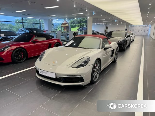 Porsche 718 Boxster 2020 Серебристо-серый из Кореи
