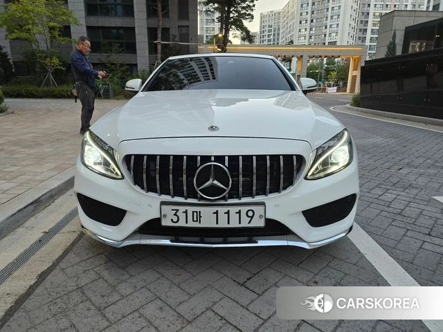 Mercedes-Benz C-Class W205 2018 Белый из Кореи