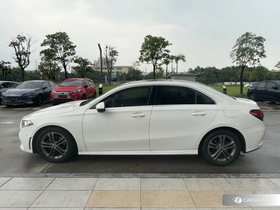 Mercedes-Benz A-Class 2021 Белый из Китая