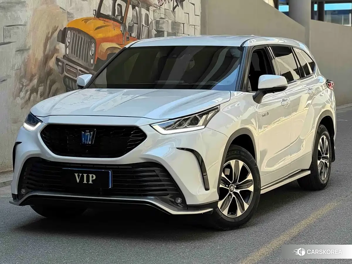 Toyota Crown 2024 Белый из Китая