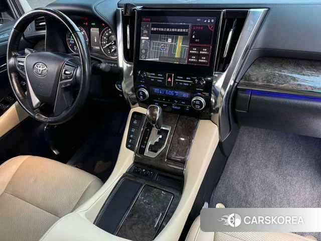 Toyota Vellfire 2022 Белый из Китая