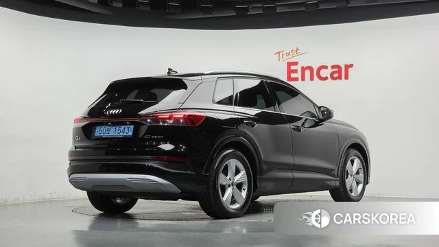 Audi Q4 e-Tron (F4) 2022 Черный из Кореи